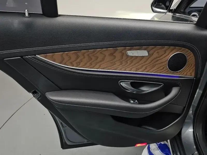 2019 Mercedes-Benz E-Класс с пробегом 105 449 км