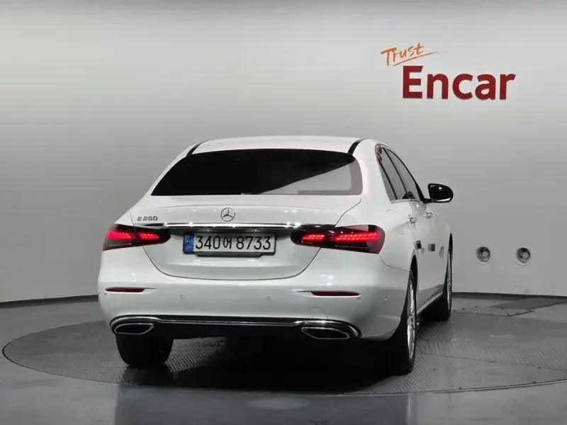 2022 Mercedes-Benz E-Класс с пробегом 31 977 км
