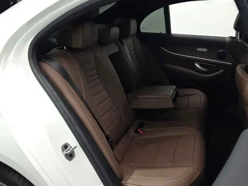 2022 Mercedes-Benz E-Класс с пробегом 31 977 км