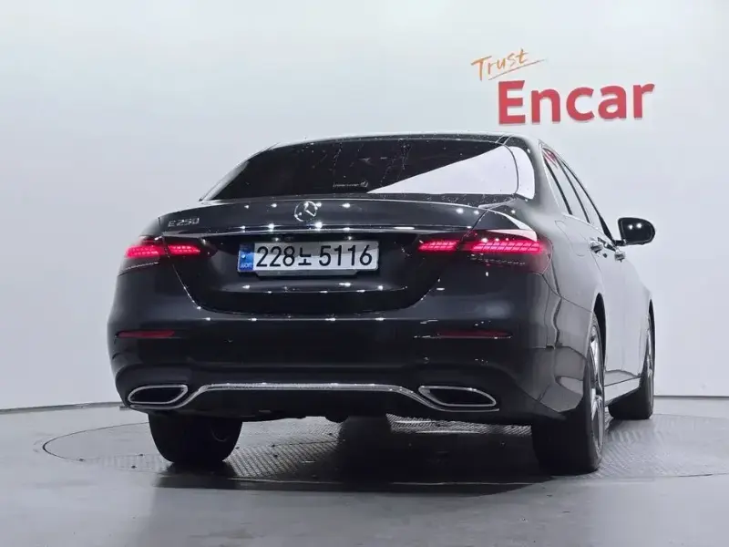 2023 Mercedes-Benz E-Класс с пробегом 60 276 км