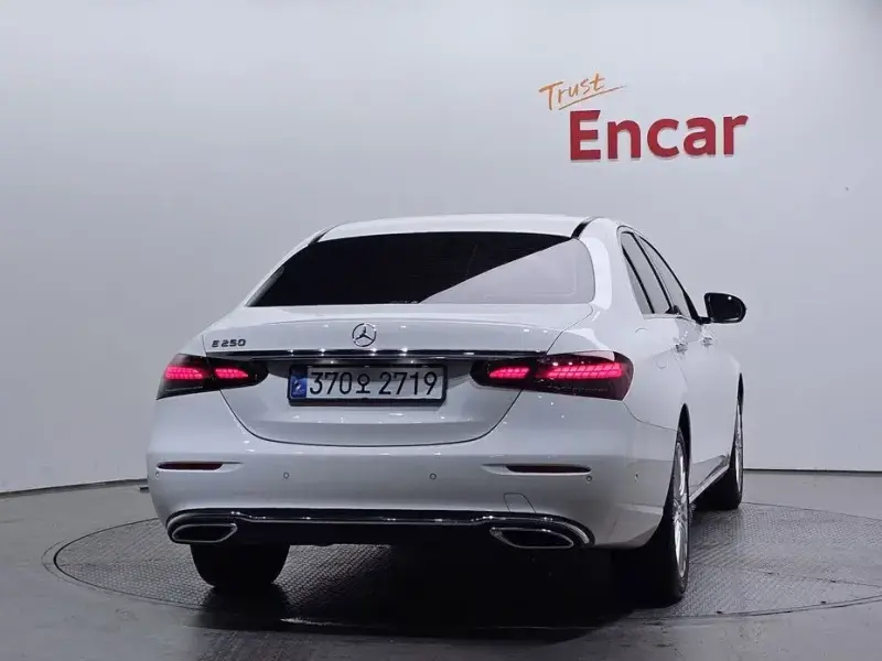 2022 Mercedes-Benz E-Класс с пробегом 39 353 км