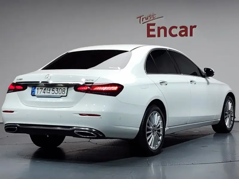 2023 Mercedes-Benz E-Класс с пробегом 35 137 км