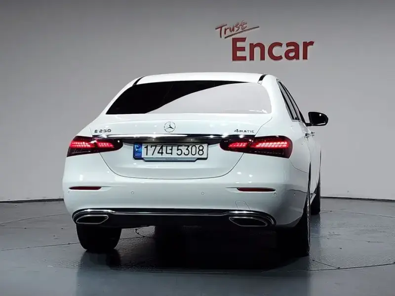 2023 Mercedes-Benz E-Класс с пробегом 35 137 км