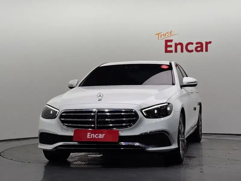 2023 Mercedes-Benz E-Класс с пробегом 13 398 км