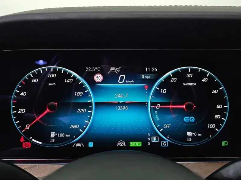 2023 Mercedes-Benz E-Класс с пробегом 13 398 км