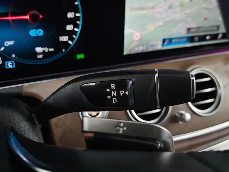 2023 Mercedes-Benz E-Класс с пробегом 13 398 км