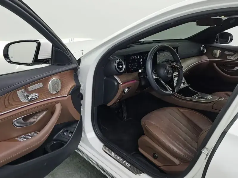 2023 Mercedes-Benz E-Класс с пробегом 13 398 км