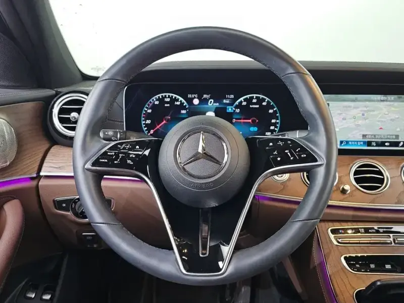 2023 Mercedes-Benz E-Класс с пробегом 13 398 км
