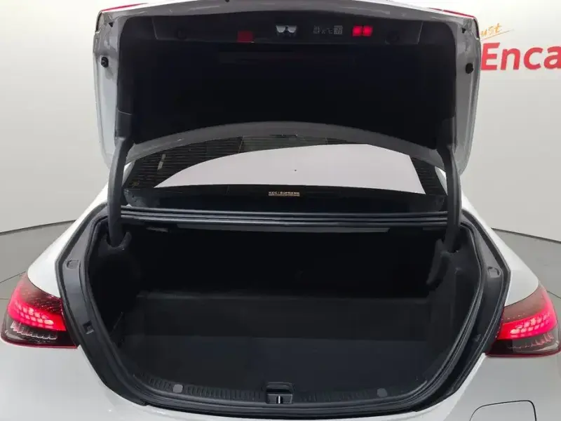 2023 Mercedes-Benz E-Класс с пробегом 13 398 км