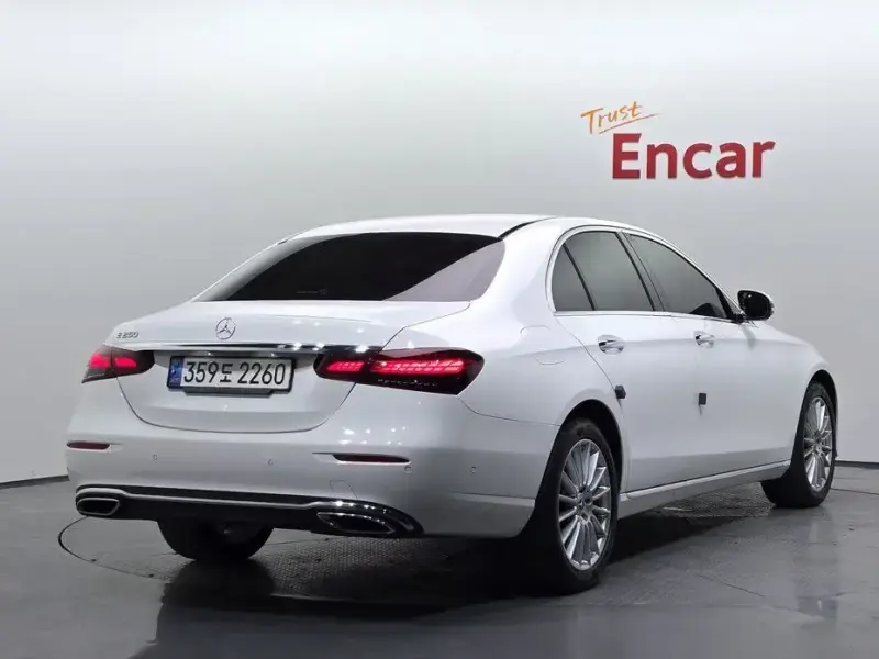 2022 Mercedes-Benz E-Класс с пробегом 27 086 км