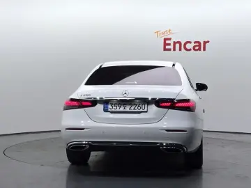 2022 Mercedes-Benz E-Класс с пробегом 27 086 км