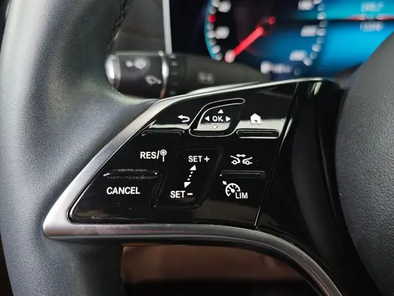 2023 Mercedes-Benz E-Класс с пробегом 13 398 км