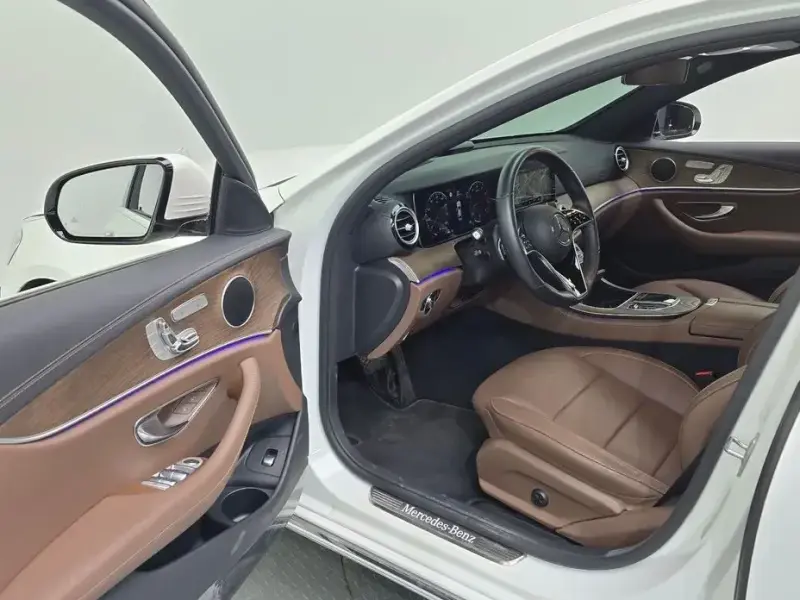 2022 Mercedes-Benz E-Класс с пробегом 27 086 км
