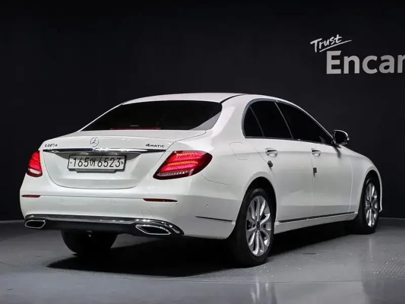 2019 Mercedes-Benz E-Класс с пробегом 93 092 км