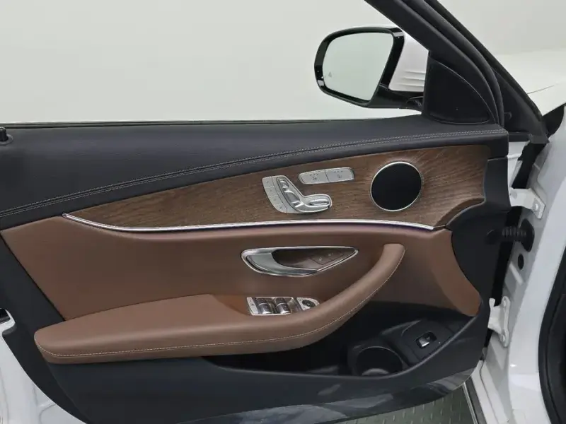 2022 Mercedes-Benz E-Класс с пробегом 27 086 км