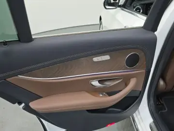 2022 Mercedes-Benz E-Класс с пробегом 27 086 км