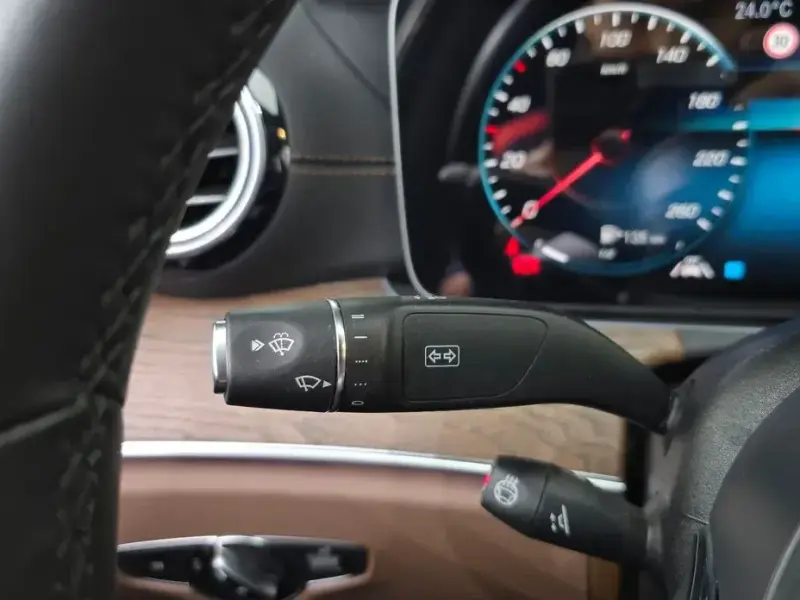 2022 Mercedes-Benz E-Класс с пробегом 27 086 км