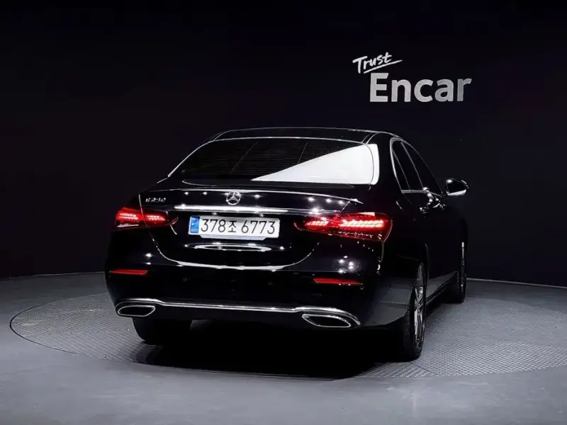 2023 Mercedes-Benz E-Класс с пробегом 30 796 км