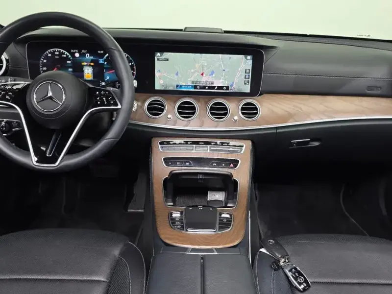 2022 Mercedes-Benz E-Класс с пробегом 22 875 км