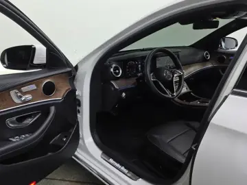 2022 Mercedes-Benz E-Класс с пробегом 22 875 км