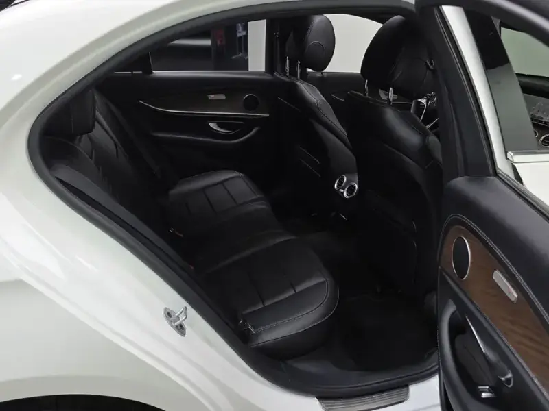 2022 Mercedes-Benz E-Класс с пробегом 22 875 км