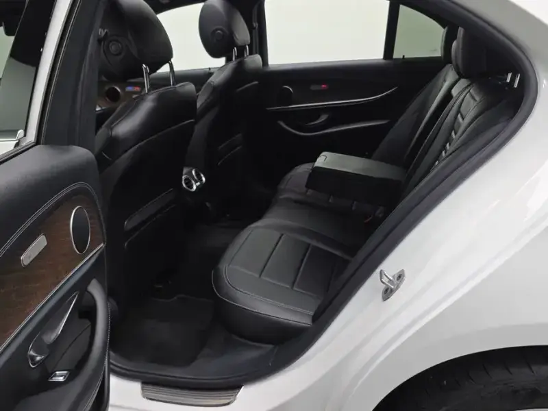 2022 Mercedes-Benz E-Класс с пробегом 22 875 км