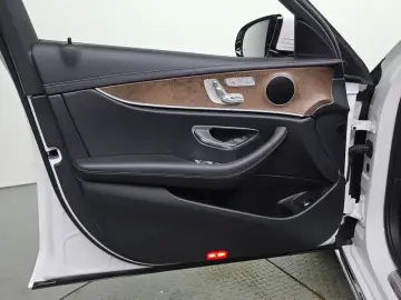 2022 Mercedes-Benz E-Класс с пробегом 22 875 км
