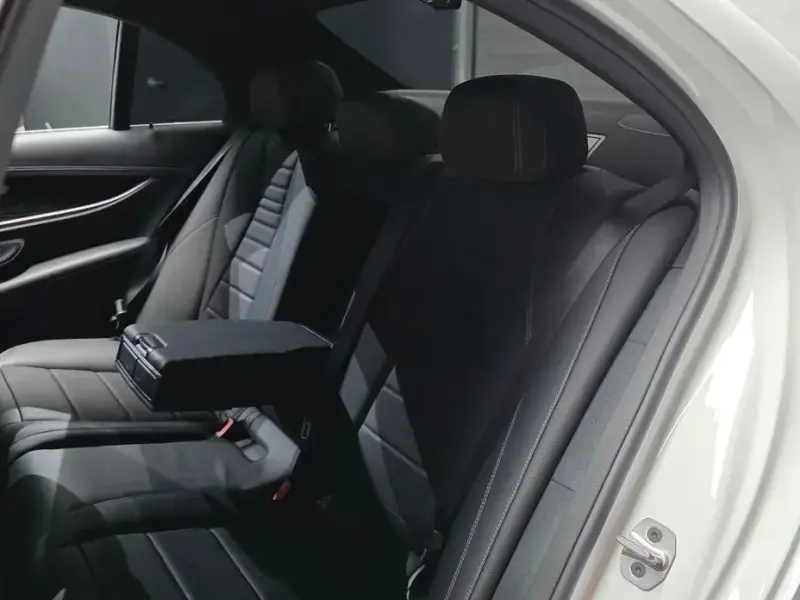 2023 Mercedes-Benz E-Класс с пробегом 30 713 км