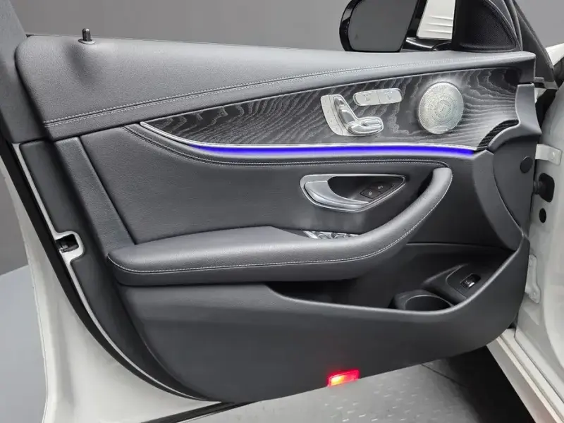 2023 Mercedes-Benz E-Класс с пробегом 30 713 км