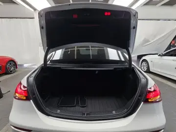 2022 Mercedes-Benz E-Класс с пробегом 28 558 км