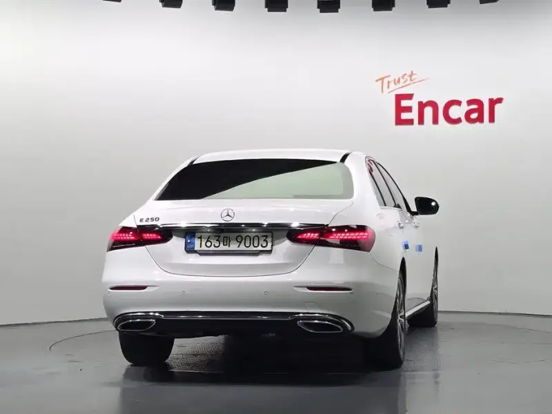 2021 Mercedes-Benz E-Класс с пробегом 50 917 км