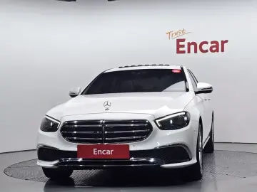 2022 Mercedes-Benz E-Класс с пробегом 11 055 км