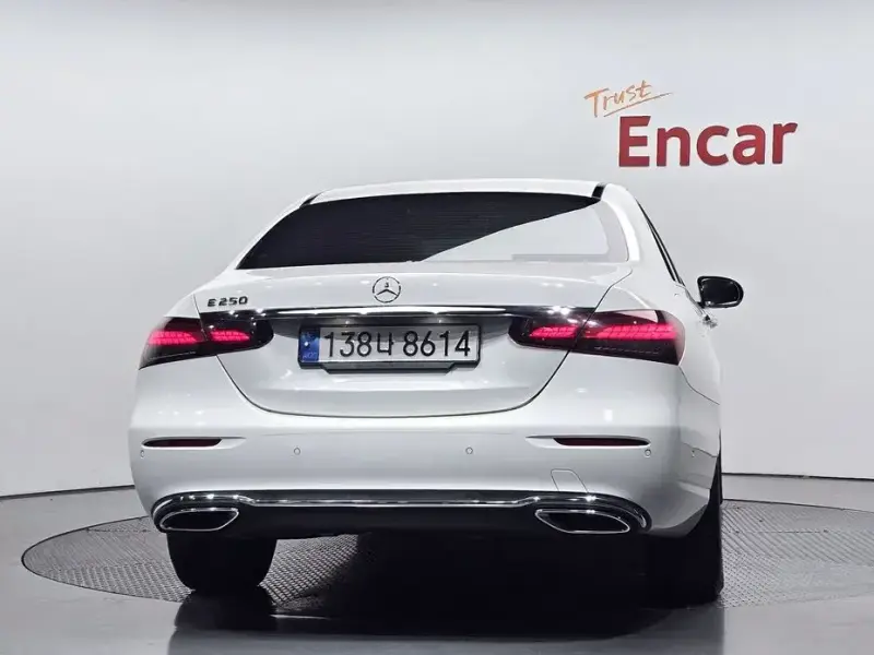 2022 Mercedes-Benz E-Класс с пробегом 11 055 км