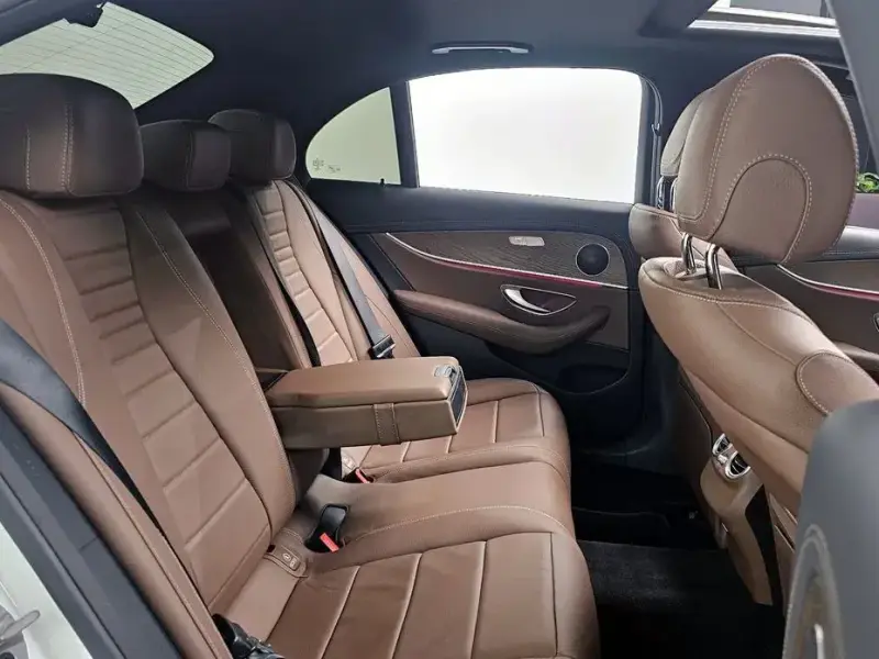 2022 Mercedes-Benz E-Класс с пробегом 11 055 км