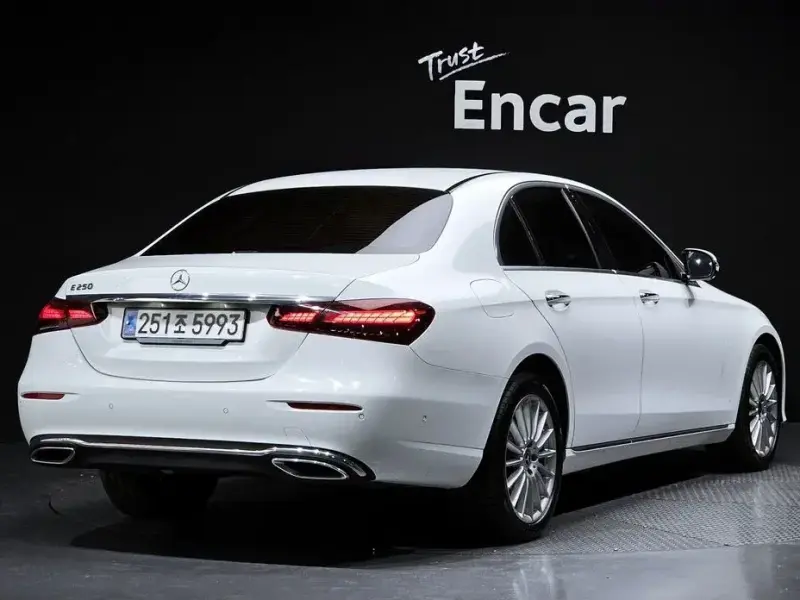 2023 Mercedes-Benz E-Класс с пробегом 24 803 км