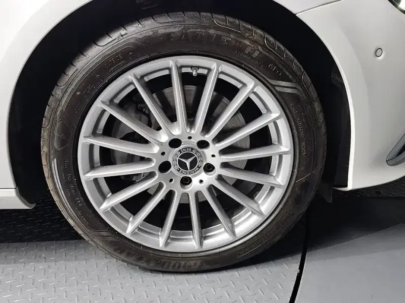 2023 Mercedes-Benz E-Класс с пробегом 24 803 км