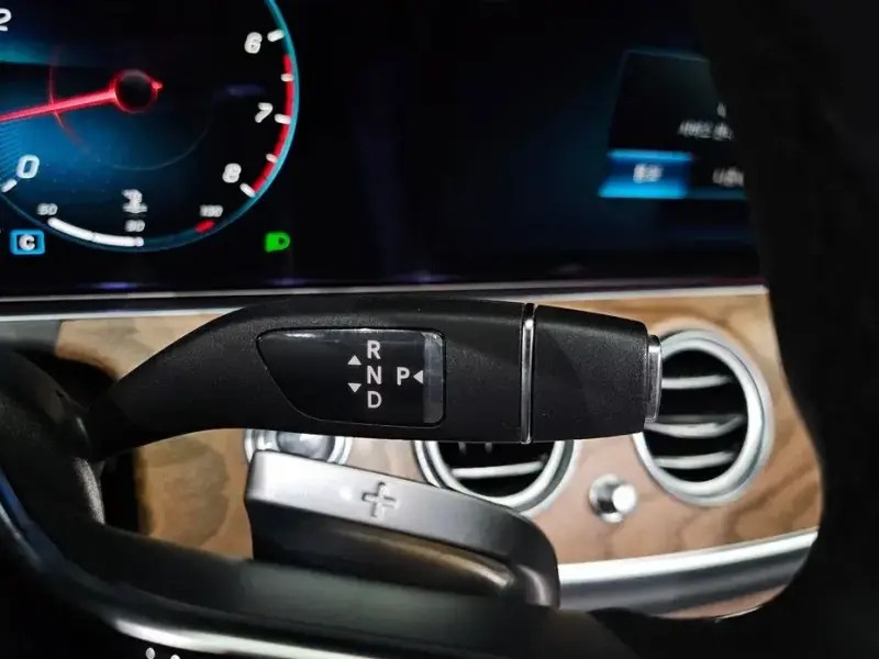 2023 Mercedes-Benz E-Класс с пробегом 24 803 км
