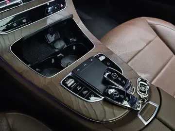 2023 Mercedes-Benz E-Класс с пробегом 112 161 км