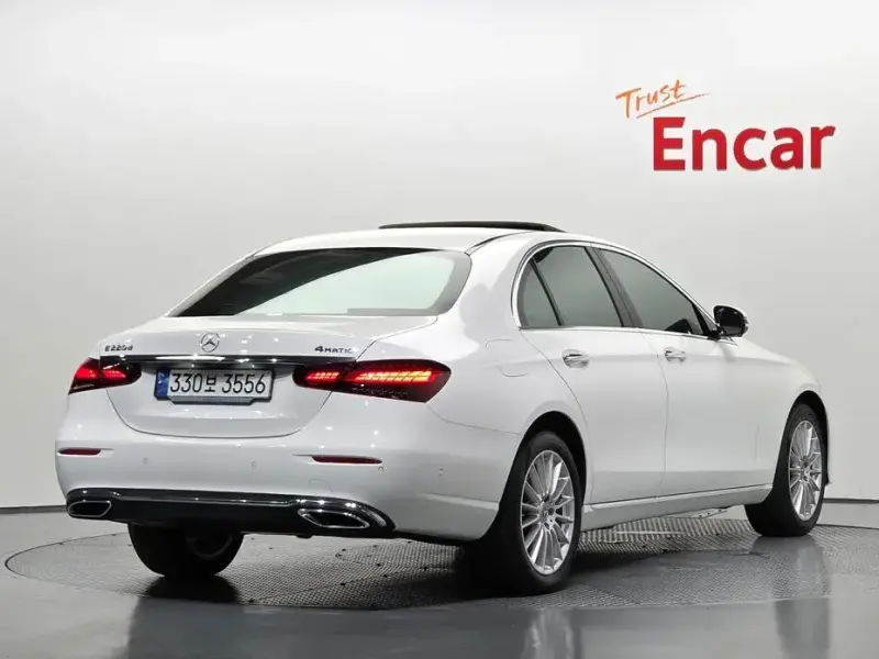 2023 Mercedes-Benz E-Класс с пробегом 26 889 км