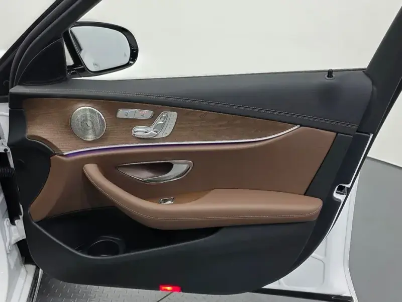 2023 Mercedes-Benz E-Класс с пробегом 26 889 км
