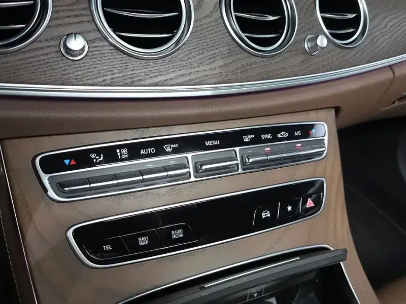 2022 Mercedes-Benz E-Класс с пробегом 24 547 км