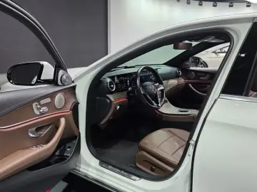 2022 Mercedes-Benz E-Класс с пробегом 85 667 км