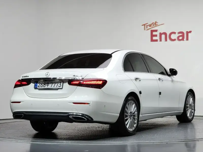 2022 Mercedes-Benz E-Класс с пробегом 111 485 км