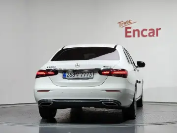 2022 Mercedes-Benz E-Класс с пробегом 111 485 км