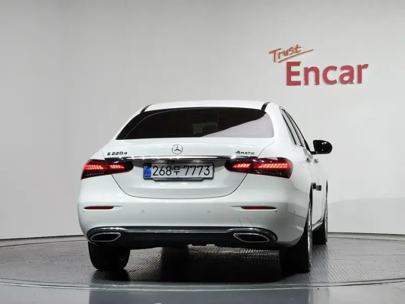 2022 Mercedes-Benz E-Класс с пробегом 111 485 км