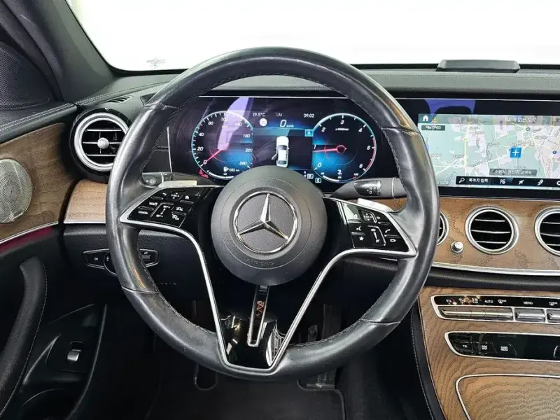 2022 Mercedes-Benz E-Класс с пробегом 111 485 км