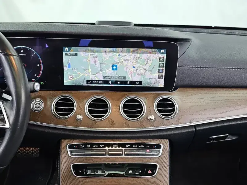 2022 Mercedes-Benz E-Класс с пробегом 111 485 км