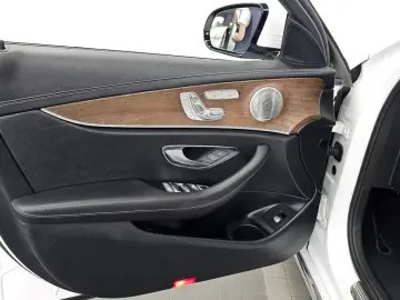 2022 Mercedes-Benz E-Класс с пробегом 111 485 км