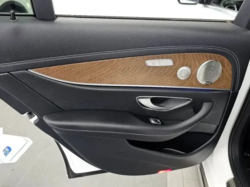 2022 Mercedes-Benz E-Класс с пробегом 111 485 км