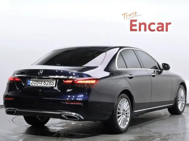 2022 Mercedes-Benz E-Класс с пробегом 52 975 км